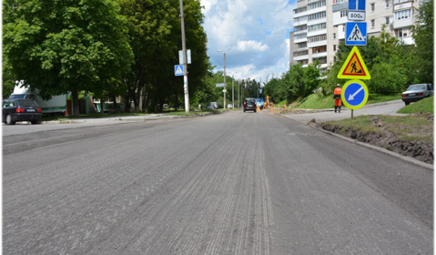 У Вінниці ремонтують дорогу та тротуар на ділянці по вулиці М.Ващука