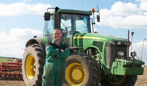 Затребувані професії: 15 безробітних Вінниччини здобули професію тракториста