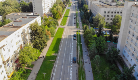 До уваги велосипедистів та водіїв: по вулиці Воїнів-Інтернаціоналістів з'явилась велосмуга у межах проїжджої частини