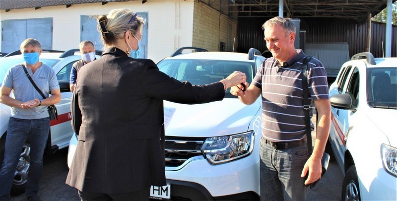 Ще 17 нових автомобілів Renault Duster отримали сільські амбулаторії Вінниччини