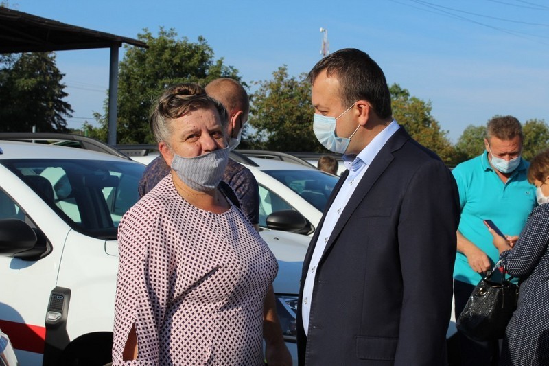 Ще 17 нових автомобілів Renault Duster отримали сільські амбулаторії Вінниччини