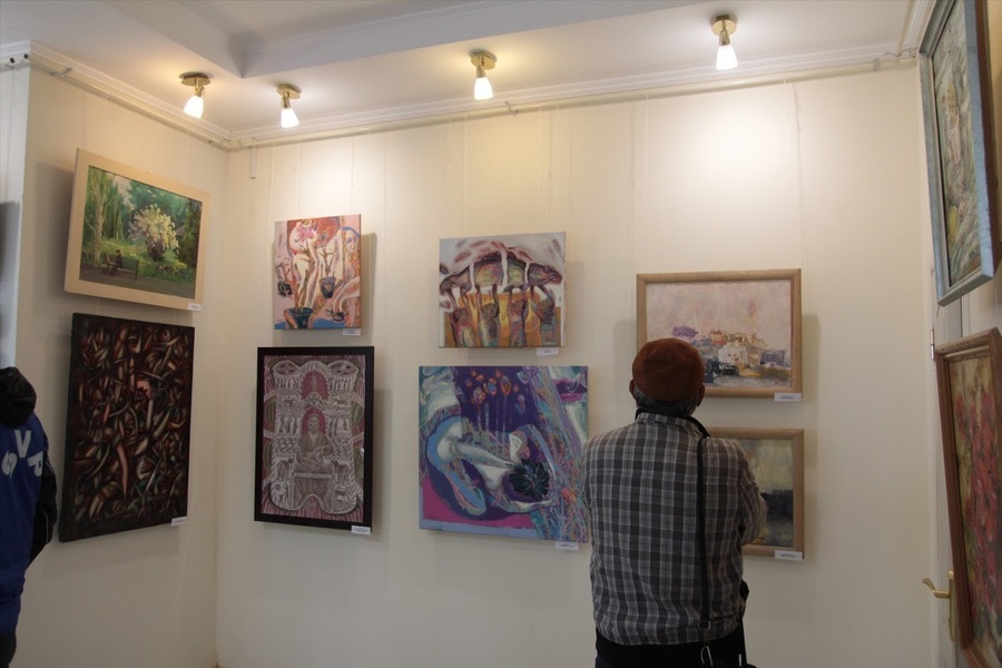 У Вінниці відкрито виставку до Дня художника