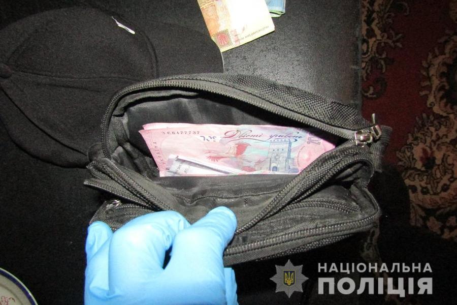 Правоохоронці затримали квартирного крадія, який з приватного будинку вінничанки виніс близько 440 тис.грн.