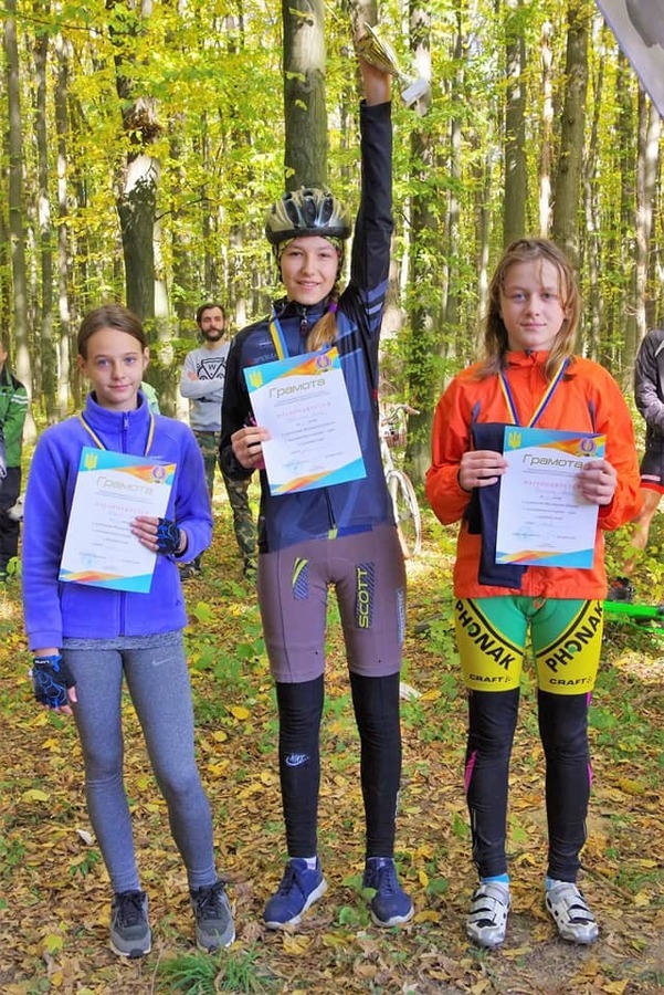 Вихованці 3-ї спортивної школи здобули два "золота" на обласному чемпіонаті з велокросу