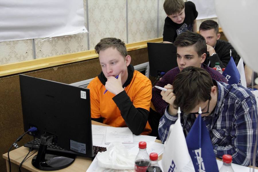 Півфінал студентської командної першості світу з програмування   АСМ-ІСРС по південно-східній Європі відбувся у ВНТУ