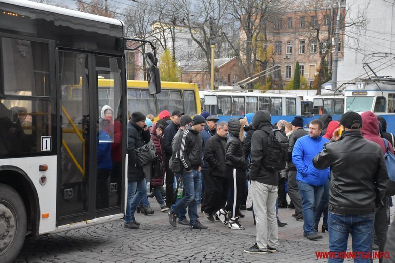 У Вінниці через протест на Соборній зупинився громадський транспорт