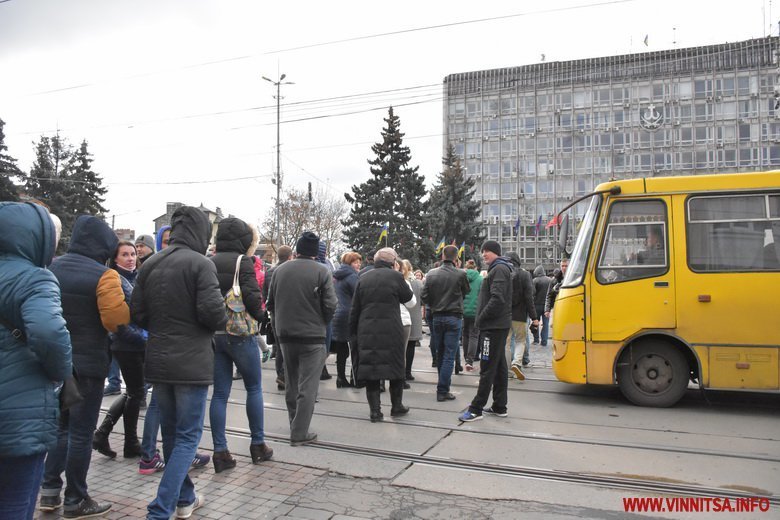 У Вінниці через протест на Соборній зупинився громадський транспорт