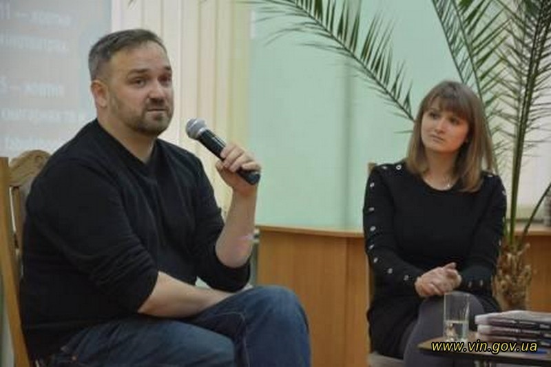 В обласній бібліотеці імені Тімірязєва відбулась презентація книги та фільму «Позивний «Бандерас»