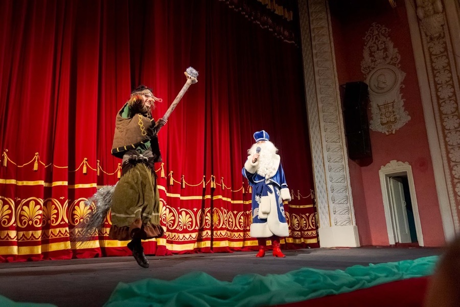 «Русалонька» – новорічна дитяча казка у театрі