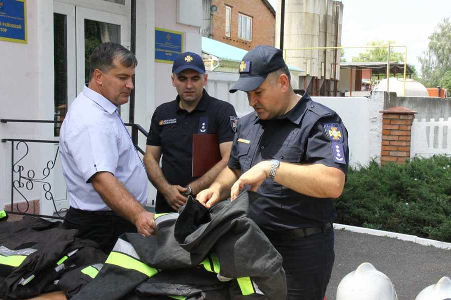Рятувальники Вінниччини отримали у подарунок від польських колег потужну пожежну техніку