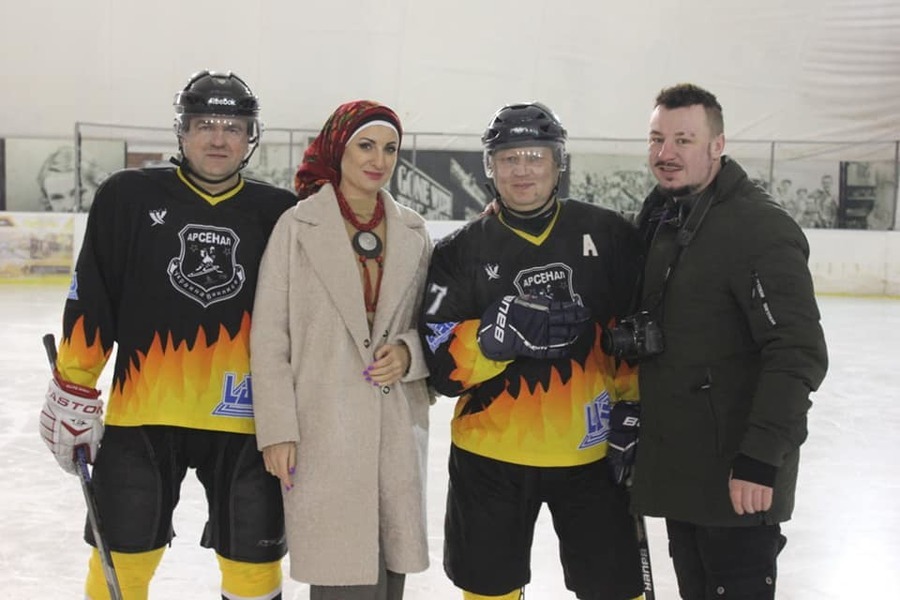 «Мій коханий - хокеїст». Вінничанки долучились до фотопроекту на підтримку місцевого хокею