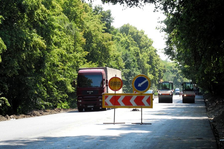 СП «Автострада» постелила перші 3 км нижнього шару покриття на виїзді з Немирова. Роботи тривають