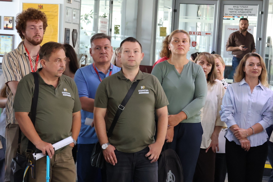 Як вінничани можуть впливати на рішення громади: у міськраді відкрили виставку