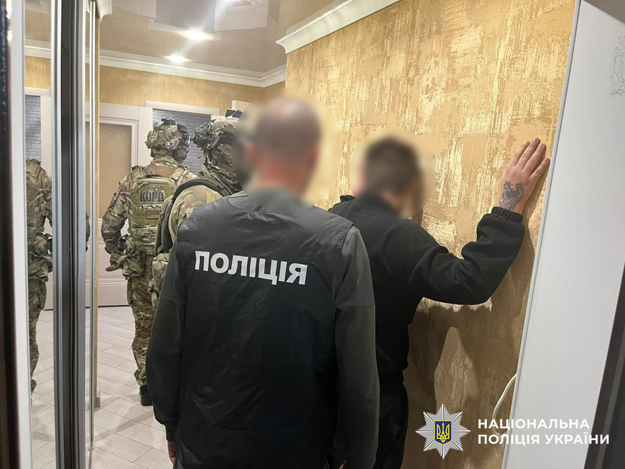 У Вінниці поліція припинила діяльність двох масштабних шахрайських кол-центрів (фото)