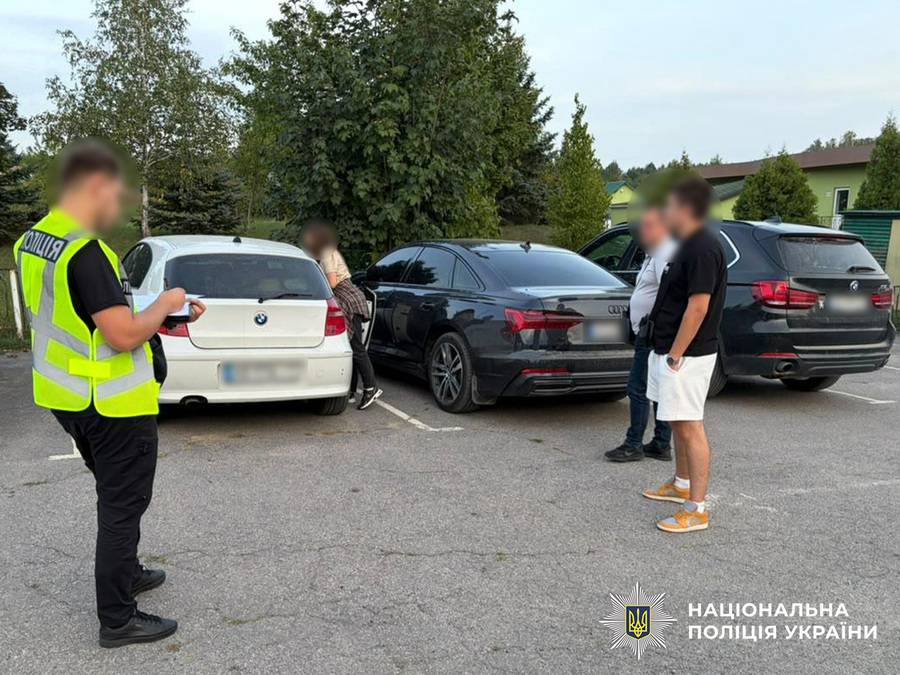 У Вінниці поліція припинила діяльність двох масштабних шахрайських кол-центрів (фото)
