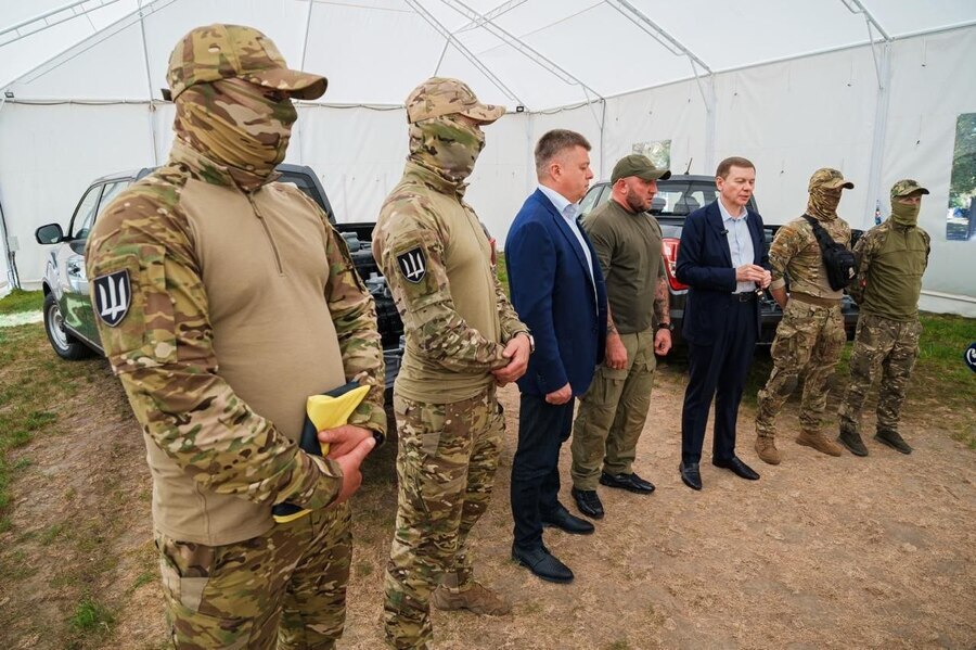 Два пікапи та 20 розвідувальних дронів: МКГШ вчергове підтримав спецпідрозділ ГУР «Артан»