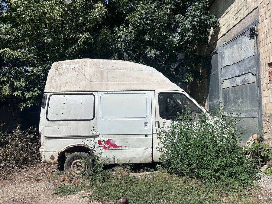 Власники авто у Вінниці прибрали більшість покинутих машин (фото) Власники авто у Вінниці прибрали більшість покинутих машин (фото)