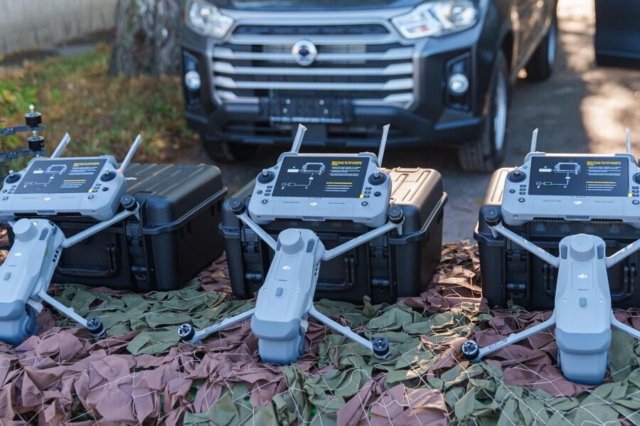 Пікапи, FPV-дрони та Matrice - МКГШ вчергове підсилив «Азов»