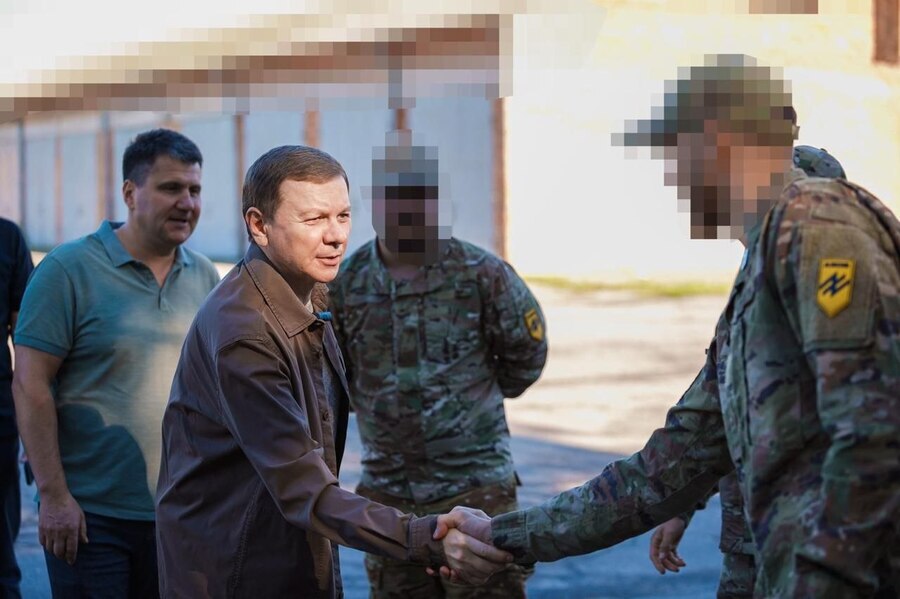 Пікапи, FPV-дрони та Matrice - МКГШ вчергове підсилив «Азов»