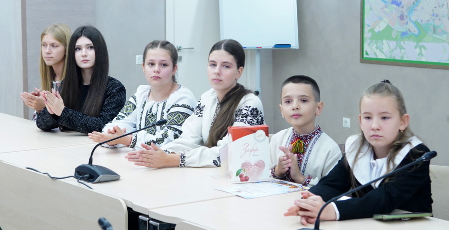 У Вінниці 265 школярів написали листи полеглим Захисникам