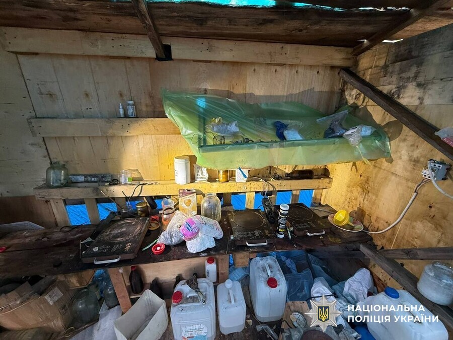 87 обшуків і дві ліквідовані нарколабораторії: деталі спецоперації «Breaking Bad» на Вінниччині
