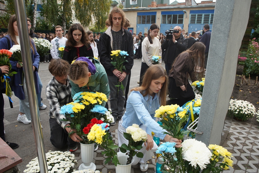 У Вінниці на стелі пам’яті викарбували імена десяти загиблих випускників