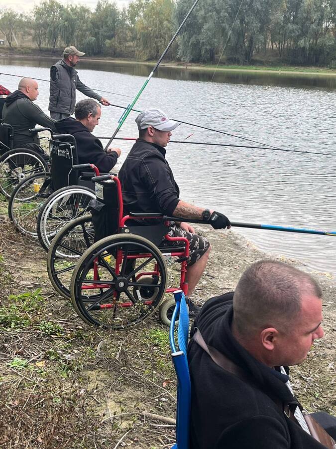 Риболовля та спілкування: у Вінниці організували відпочинок для ветеранів
