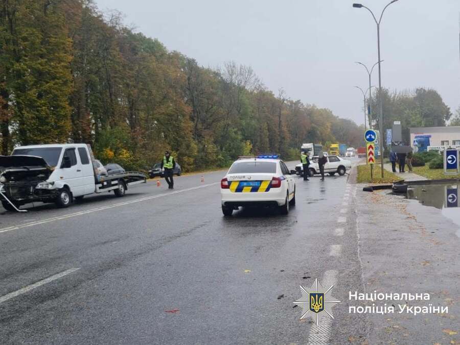 Дві ДТП на Вінниччині за ранок: трьох людей госпіталізували