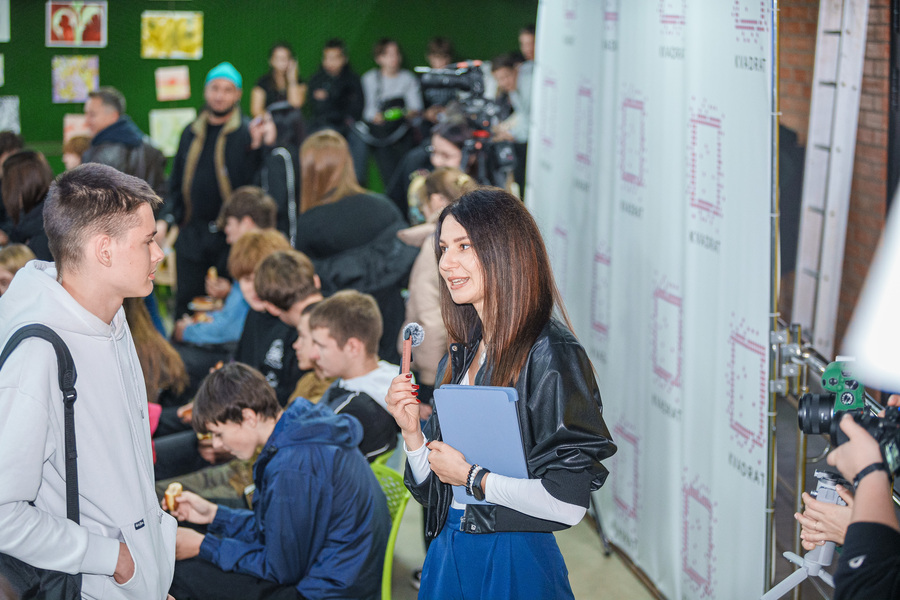 UKE.FUTURE 2026: українській молоді пропонують опанувати цифрові навички та заробити перші гроші онлайн