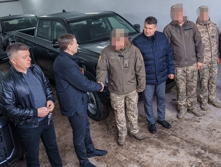 Пікапи для ППО передала команда МКГШ