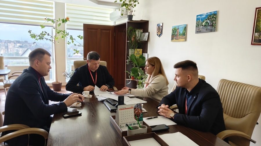 У Вінниці збиратимуть вживаний одяг, текстиль та іграшки: перші бокси з’являться в листопаді