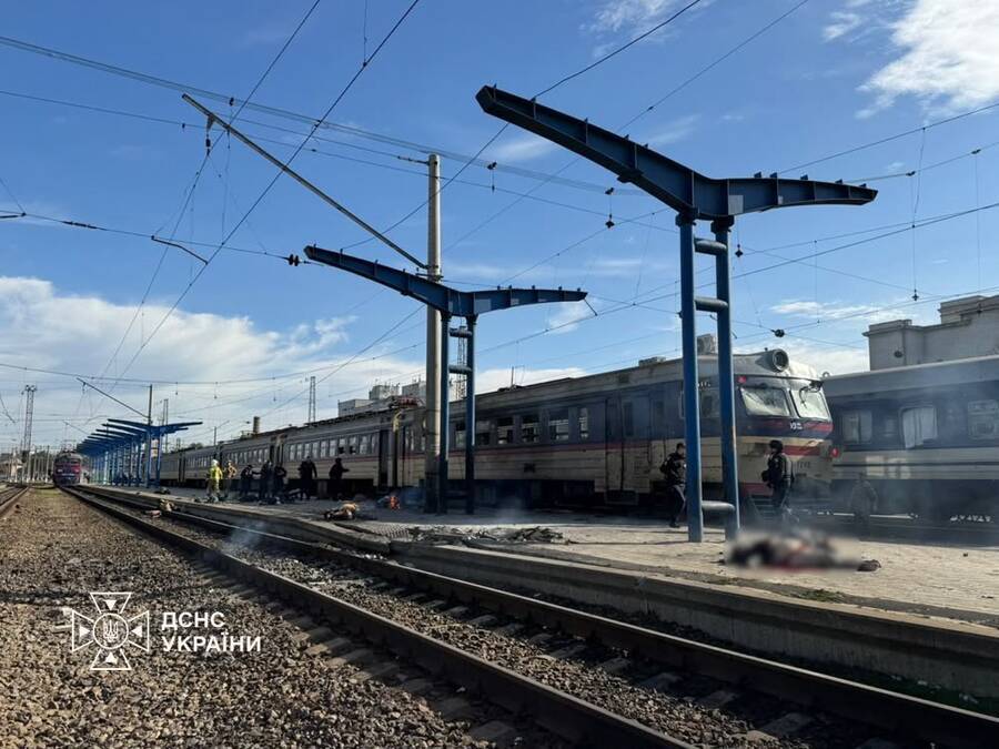 Росія вдарила по залізничному вокзалу в Дніпрі: є загиблі та поранені