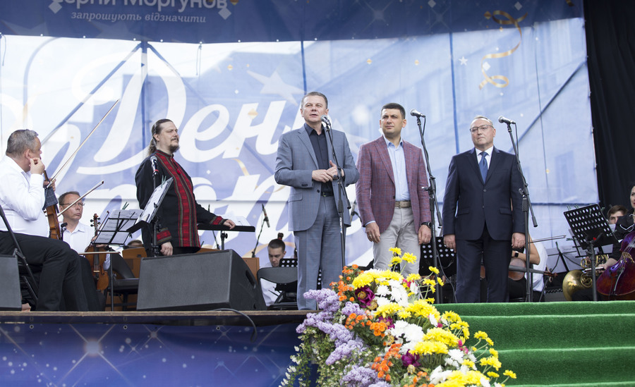 У Вінниці цьогорічне відзначення Дня Європи розпочалось з вальсу на головній площі міста