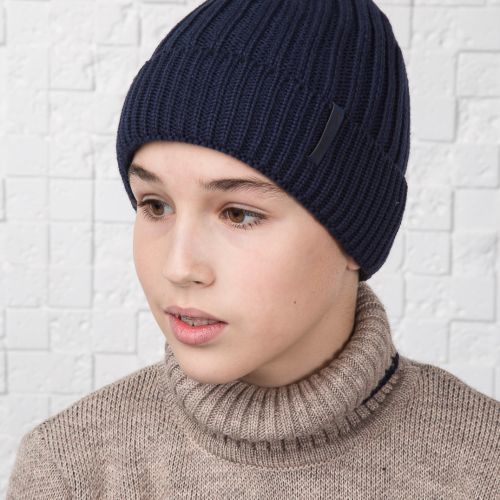 Классическая шапка для мальчика подростка на флисе с отворотом