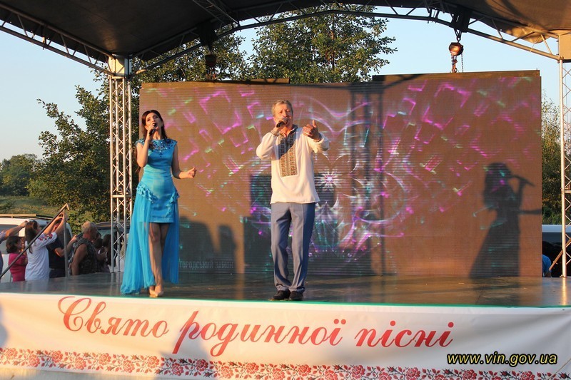 В Тиврівському районі відбувся фестиваль родинної пісні 