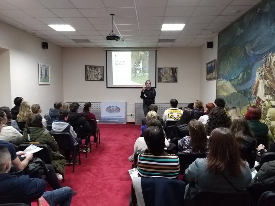 Виставка «ОСВІТА ЗА КОРДОНОМ» у Вінниці: чому варто відвідати та про що дізнаєтеся