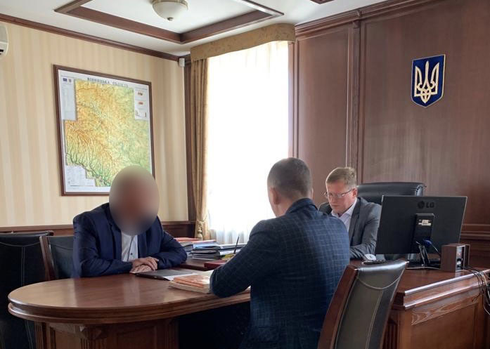 Депутата Вінницької облради підозрюють у розкраданні державних коштів