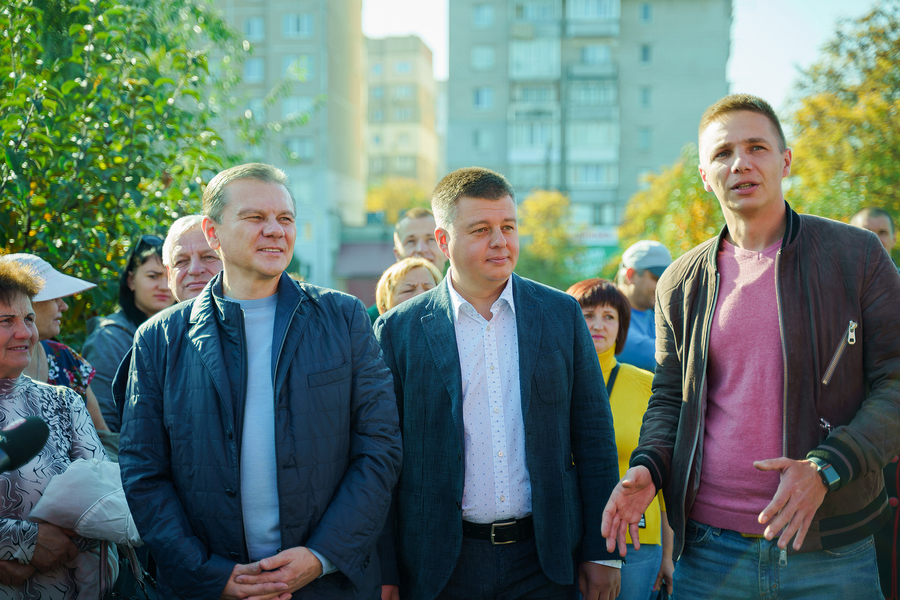 Майданчик для пляжних видів спорту, клумбу-корабель та шашково-шаховий клуб зробили в цьому році на Тяжилові по проектах БГІ