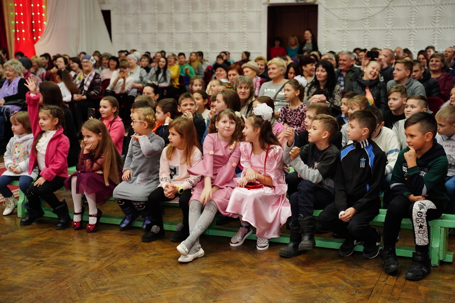 Міський голова привітав з Днем святого Миколая дітей, які потребують особливої соціальної уваги