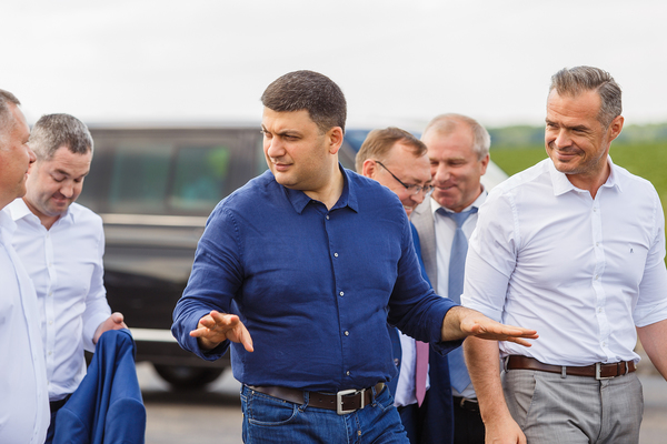 Володимир Гройсман проінспектував роботи по проекту GО Highway у Вінницькій, Тернопільській, Хмельницькій областях