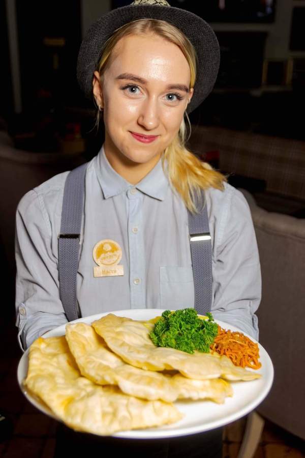 Як у Вінниці знайти роботу офіціанта та стати управляючим ресторану