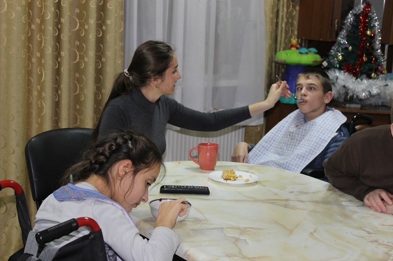 На Вінниччині батьки, що доглядають дітей з інвалідністю, можуть скористатися соціальною послугою тимчасового відпочинку