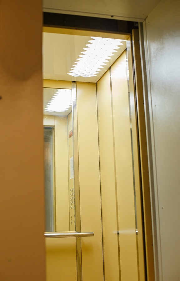У Вінниці триває ремонт ліфт у трьох під’їздах багатоповерхівок