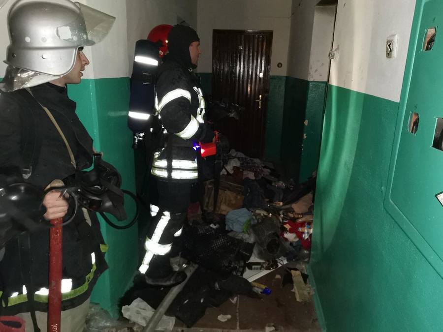 На вулиці Бевза під час пожежі в квартирі загинула жінка