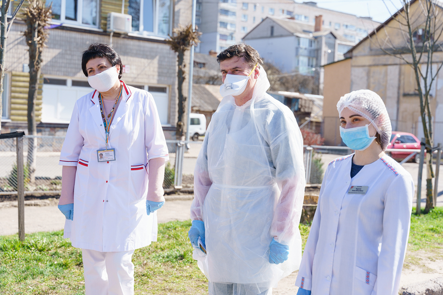 П’ять центрів медико-санітарної допомоги Вінниці отримали від спецфонду «СтопВірус» засоби індивідуального захисту 