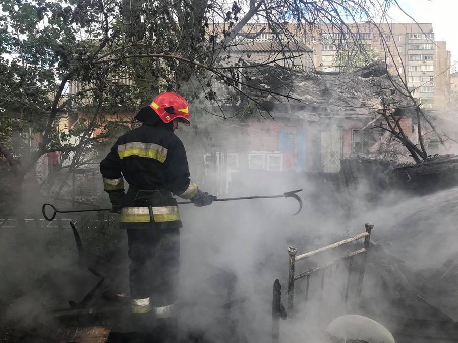 У Вінниці на території приватного домоволодіння сталась пожежа