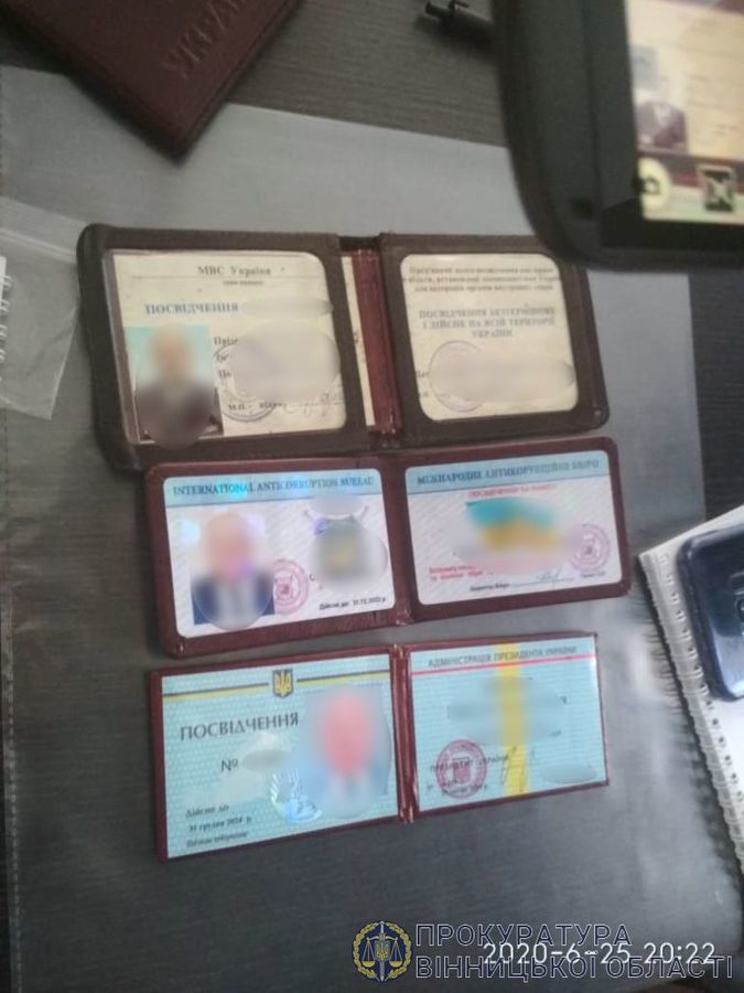 У Вінниці затримали "радника президента" та "генерала СБУ", які вимагали в підприємця більше мільйона гривень