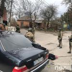 Поліцейські затримали у Вінниці злочинну групу, яка вимагала кошти в іноземця 