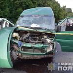 Неподалік Немирова зіткнулись мікроавтобус та вантажівка. Є загиблі