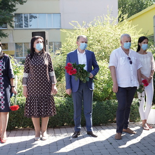 У Вінниці відкрили меморіальну дошку колишній директорці училища сфери послуг Ларисі Вороні
